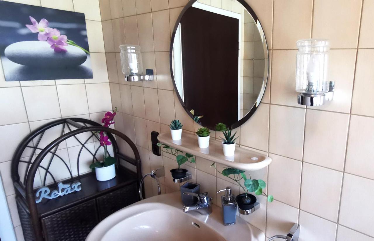 Ferienwohnung Auszeit Rhein-Mosel Waldesch Exterior foto